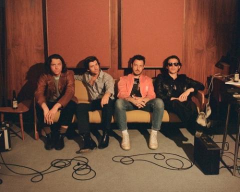 ARCTIC MONKEYS ARCTIC MONKEYS