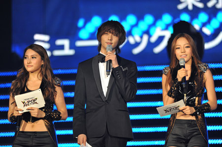 司会　（C）KBS Music Bank Committee