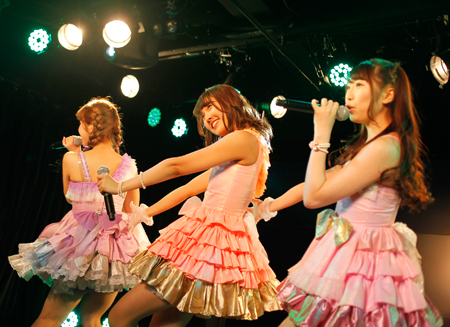 愛乙女★DOLLライブの模様