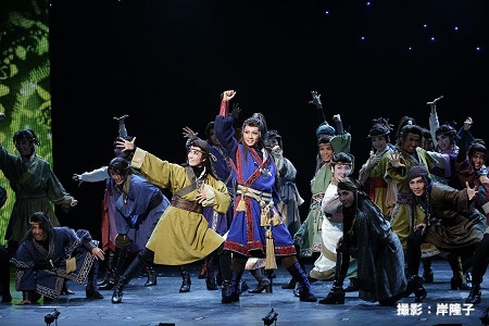 撮影:岸隆子(写真は大阪公演より)