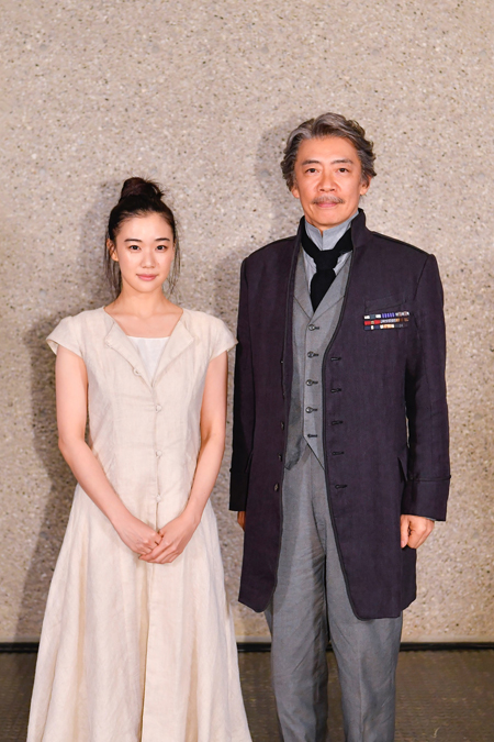 (画像左から)蒼井優、生瀬勝久 撮影:阿部章仁