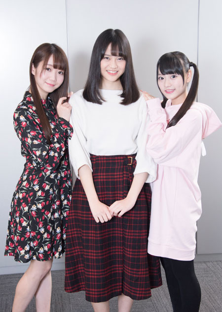 左から、大谷映美里、高松瞳、齊藤なぎさ 撮影:川野結李歌