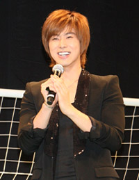 活動休止後、初めて元気な姿を日本のファンに見せたユンホ