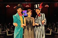 左から坂元龍斗アナウンサー、滝川クリステル、川端健嗣アナウンサー