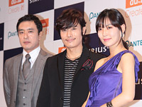 写真左からキム・スンウ、イ・ビョンホン、キム・ソヨン