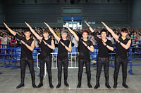 2PM、“飛行機ダンス”のポーズでTake off! 撮影:星野洋介