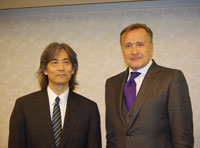 バイエルン国立歌劇場 ニコラウス・バッハラー総裁(右) ケント・ナガノ音楽総監督(左)