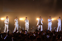 BEAST 左からヒョンスン、ギグァン、ヨソプ、ジュンヒョン、ドゥジュン、ドンウン