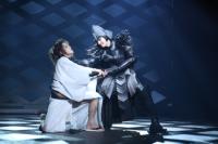 『髑髏城の七人』左：小栗旬　右：森山未來　撮影：田中亜紀