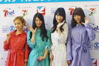 セブン＆アイグループ「レインスタイルコレクション」発表会より。写真左から板野友美、倉持明日香、柏木由紀、高城亜樹