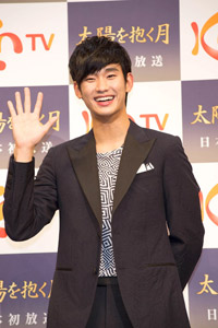 『太陽を抱く月』をPRするキム・スヒョン　撮影：吉岡希鼓斗