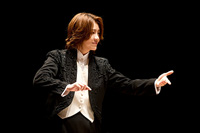 西本智実　photo：鍋島徳恭