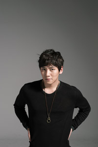 「5th 日韓友情フェスタ 2013」に出演するチ・チャンウク