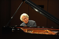 舘野泉　(c)武藤章