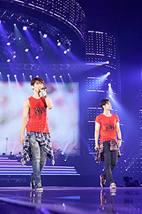 東方神起　左からチャンミン、ユンホ