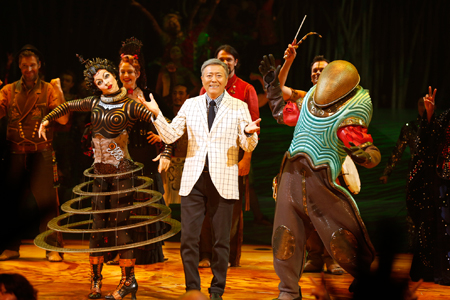 「ダイハツ トーテム」フィナーレには『キュリオス』の2名のアーティスト（KLARA（クララ）、 THE KURIOS（ザ・キュリオス））も登場