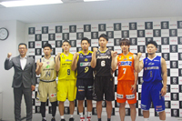 B.LEAGUE 2017-18シーズン開幕カード発表会見に登壇した大河正明チェアマンと選手一同