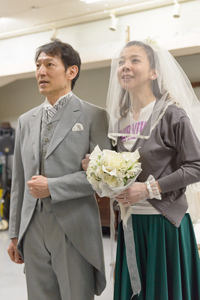 『I DO! I DO!』稽古場より　（画像左から）鈴木壮麻、霧矢大夢　撮影:山本祐之