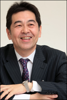 読売新聞東京本社　五輪・サッカー推進事務局部長　塩見要次郎