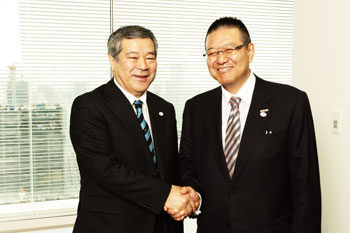 久保博常務取締役事業局長、稲垣理事