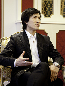 英国バーミンガム・ロイヤル・バレエ団　ツァオ・チー