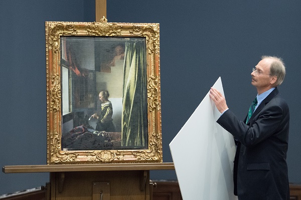 修復途中の作品を披露