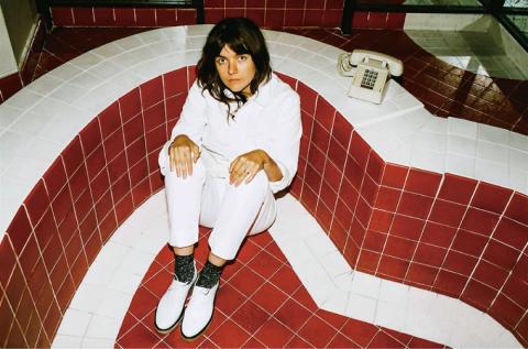 ＣＯＵＲＴＮＥＹ　ＢＡＲＮＥＴＴ
