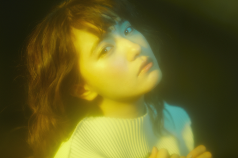 ＳＨＥ　ＩＳ　ＳＵＭＭＥＲ