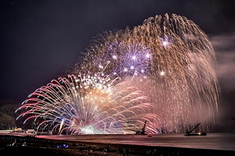 お洒落 海側から5番目 熊野 花火大会 1マス席 2023チケット 熊野