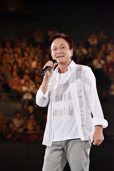 当選品⭐︎小田和正　北海道公演　オリジナルフォトステッカー 2枚セット　限定品 当選品 小田和正 北海道公演限定 オリジナルフォトステッカー 2