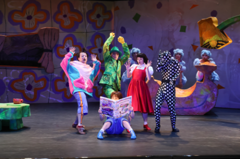 劇団オバタ 新国立劇場ダンス Co.山田うん 「オバケッタ」(シンコクリツゲキジョウ