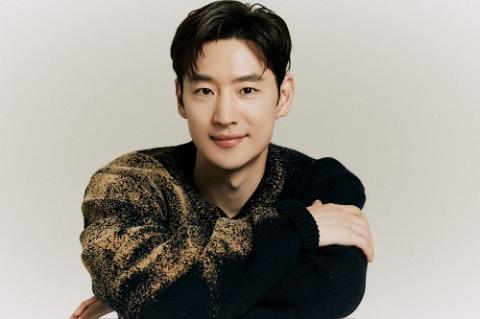 LEE JE HOON