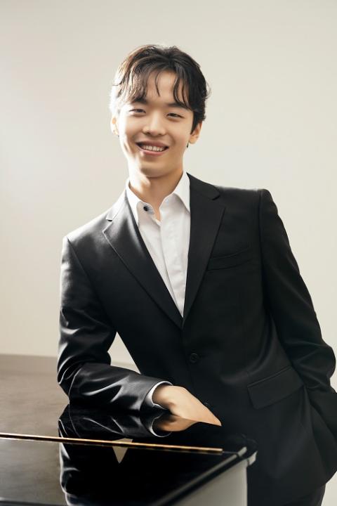 イ・ヒョク ピアノ・リサイタル | チケットぴあ[クラシック 器楽