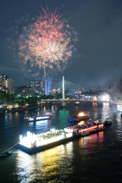 天神祭　船渡御・奉納花火　特別観覧席