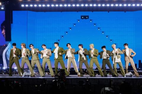 SEVENTEEN [RIGHT HERE] WORLD TOUR IN CINEMAS』ムビチケカード