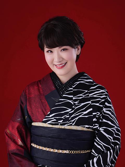 市川由紀乃