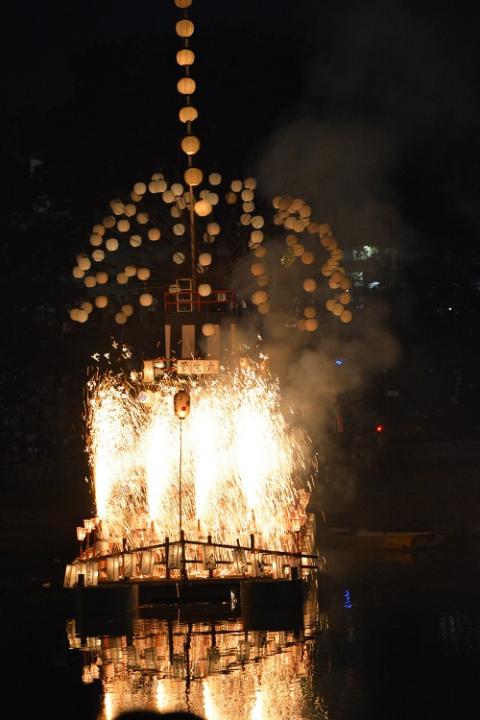 令和７年　岡崎花火大会　菅生まつり　鉾船奉納花火