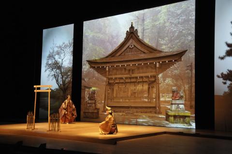 ｎｏｈ　ｐｌａｙ　ＫＡＮＺＡＫＩ　現代美術×能楽