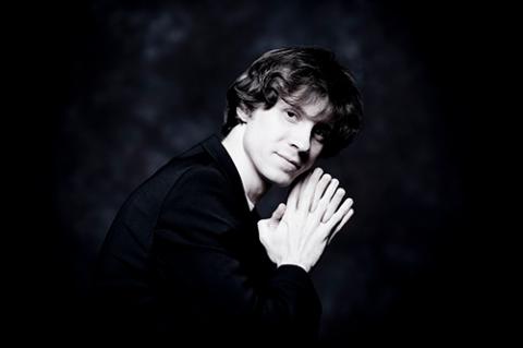 ラファウ・ブレハッチ(p)