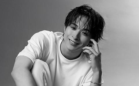 澤本夏輝1stフォトエッセイ〈大阪会場イベント抽選付き〉(サワモト