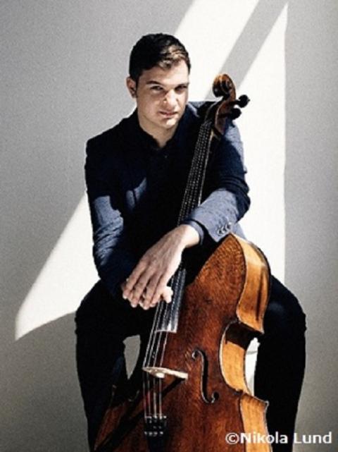 チェロ：アンドレイ・イオニーツァ