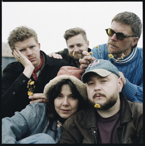 ＯＦ　ＭＯＮＳＴＥＲＳ　ＡＮＤ　ＭＥＮ