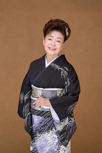 中村美律子