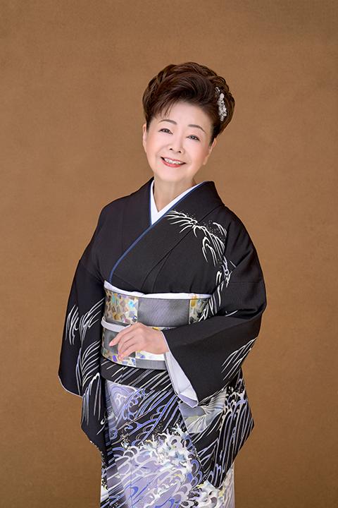 中村美律子
