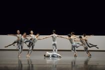 新国立劇場ダンス　新国立劇場バレエ団　「Ｓｔｒｉｎｇ　ＳＡＧＡ／暗やみから解き放たれて」