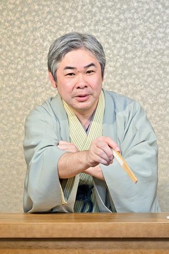 葉月の独り看板　神田春陽