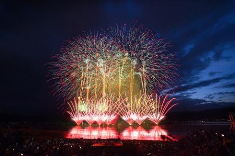 諏訪湖祭湖上花火大会 チケット2枚 チケット情報 | 信州 諏訪湖の花火－諏訪湖祭湖上花火大会・全国新作