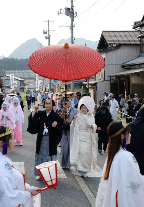 第34回 つがわ狐の嫁入り行列(ダイサンジュウヨンカイツガワキツネ