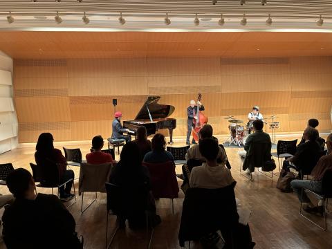 クニ三上・Jazzピアノトリオ 川崎(クニミカミジャズピアノトリオ