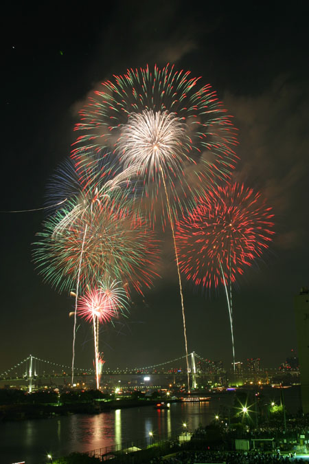 東京の夏の風物詩、東京湾大華火祭の観覧席が発売開始 | チケットぴあ[イベント 祭り・花火大会]